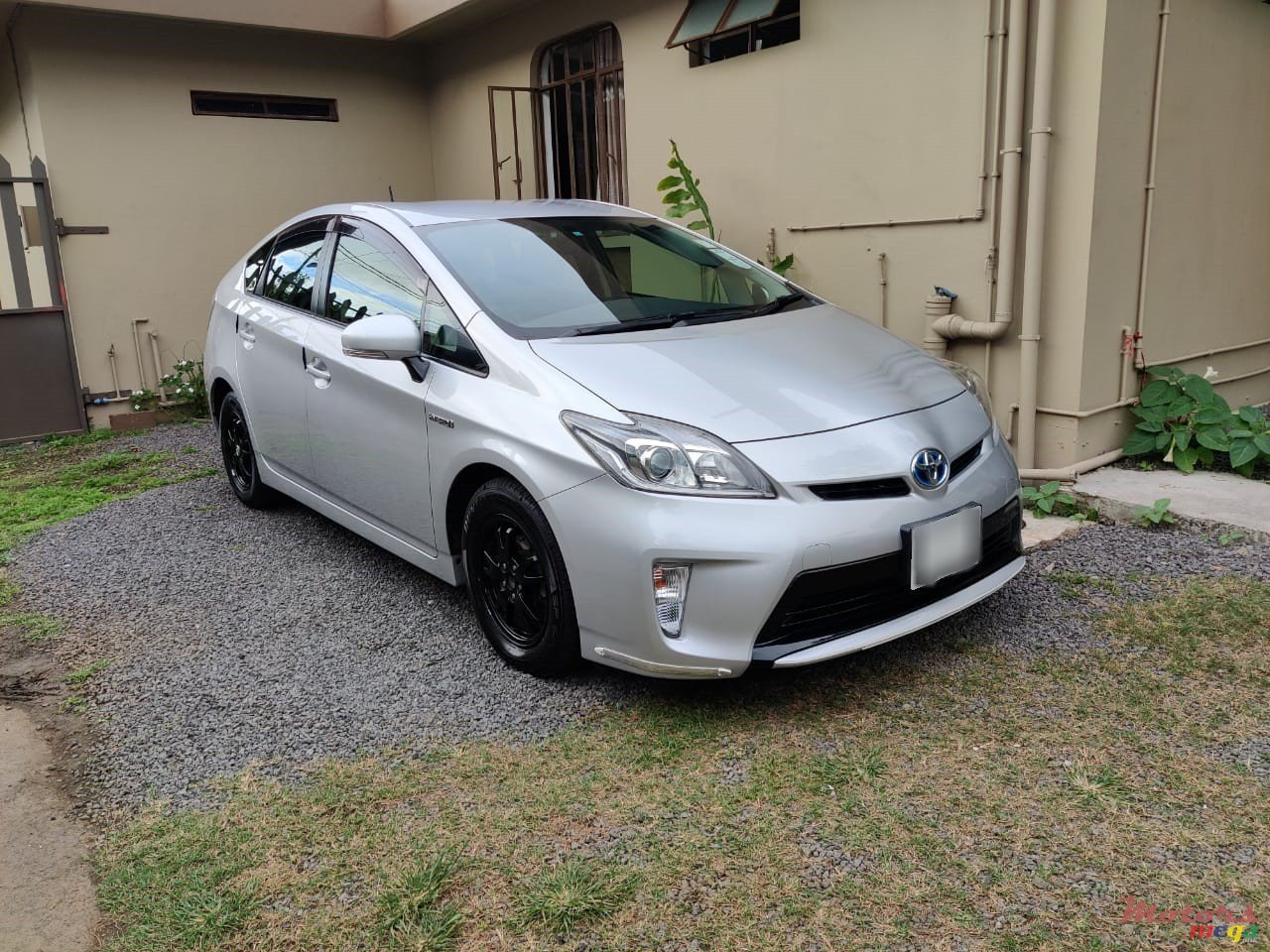 2012' Toyota Prius photo #1