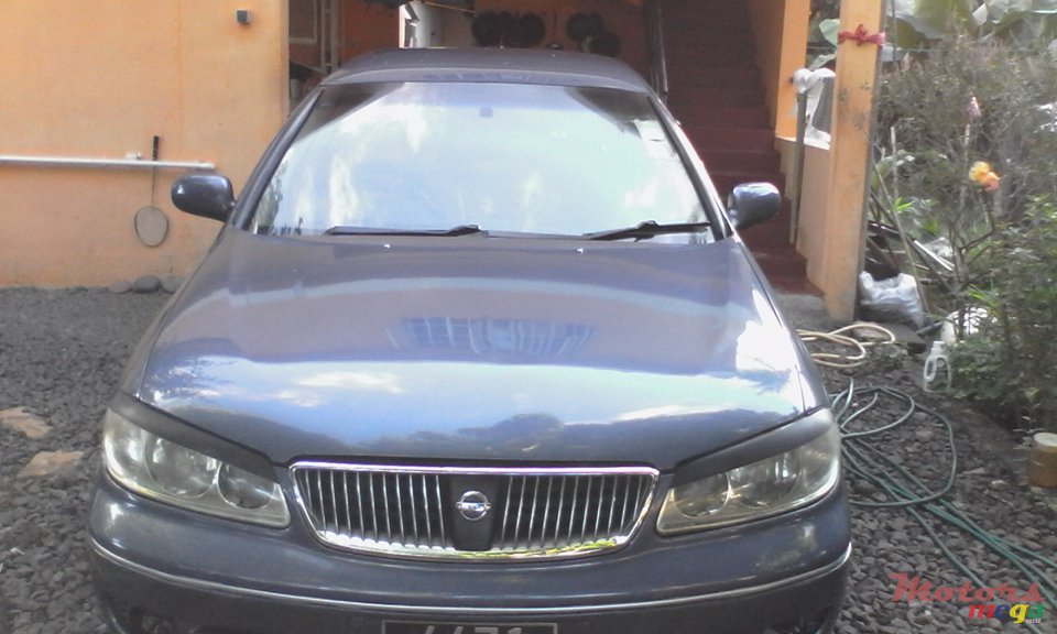 2004' Nissan Sunny photo #1