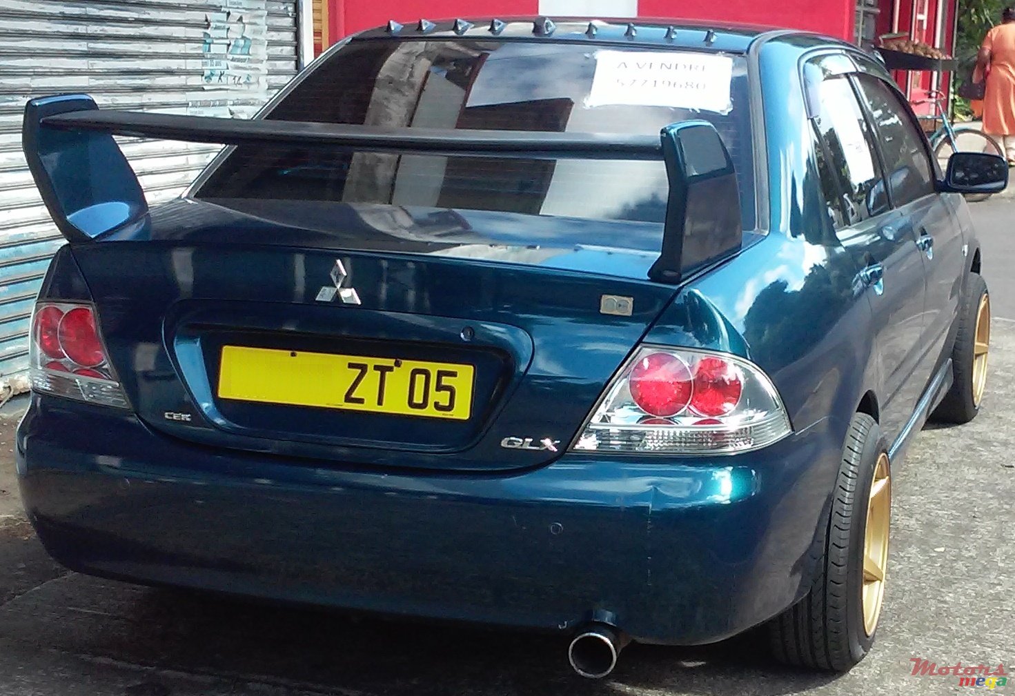 2005' Mitsubishi Lancer Yes photo #2