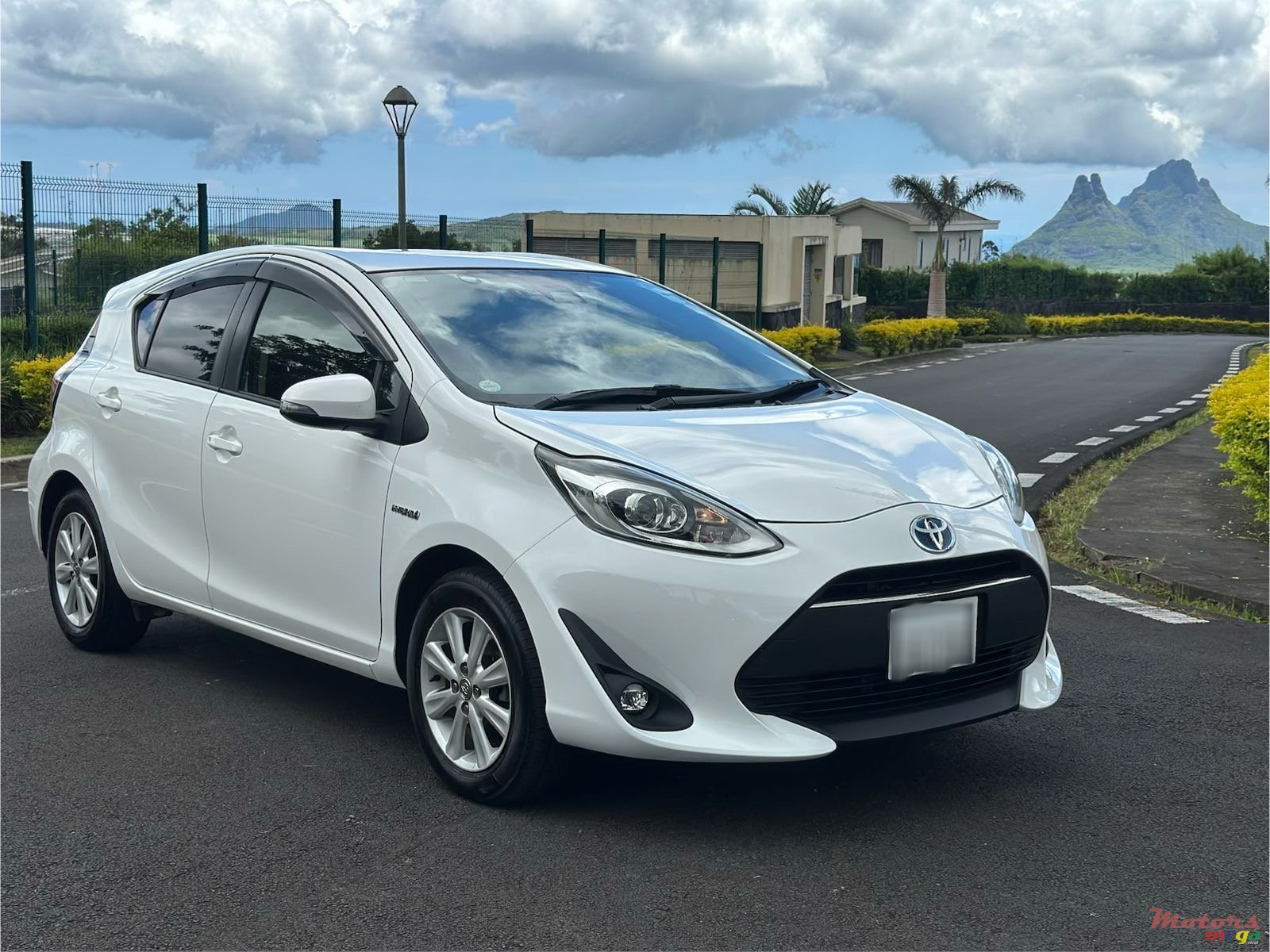 2018' Toyota Aqua photo #1