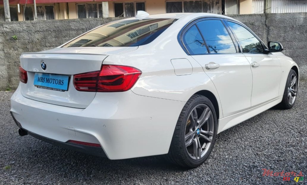 2016' BMW 318 photo #4