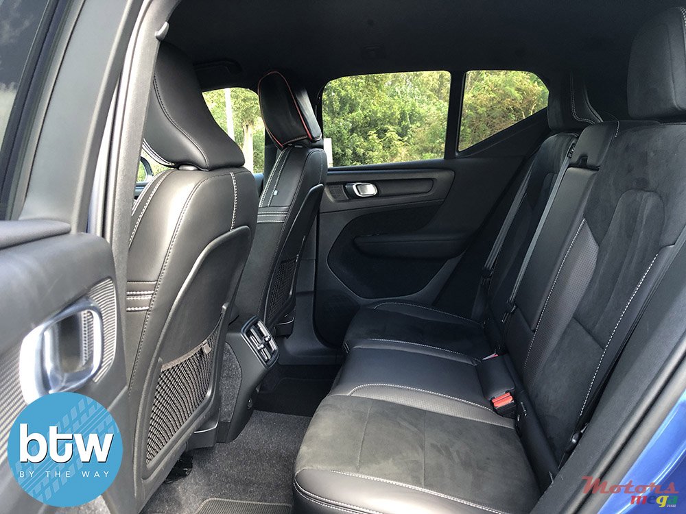 2020' Volvo XC40 photo #3