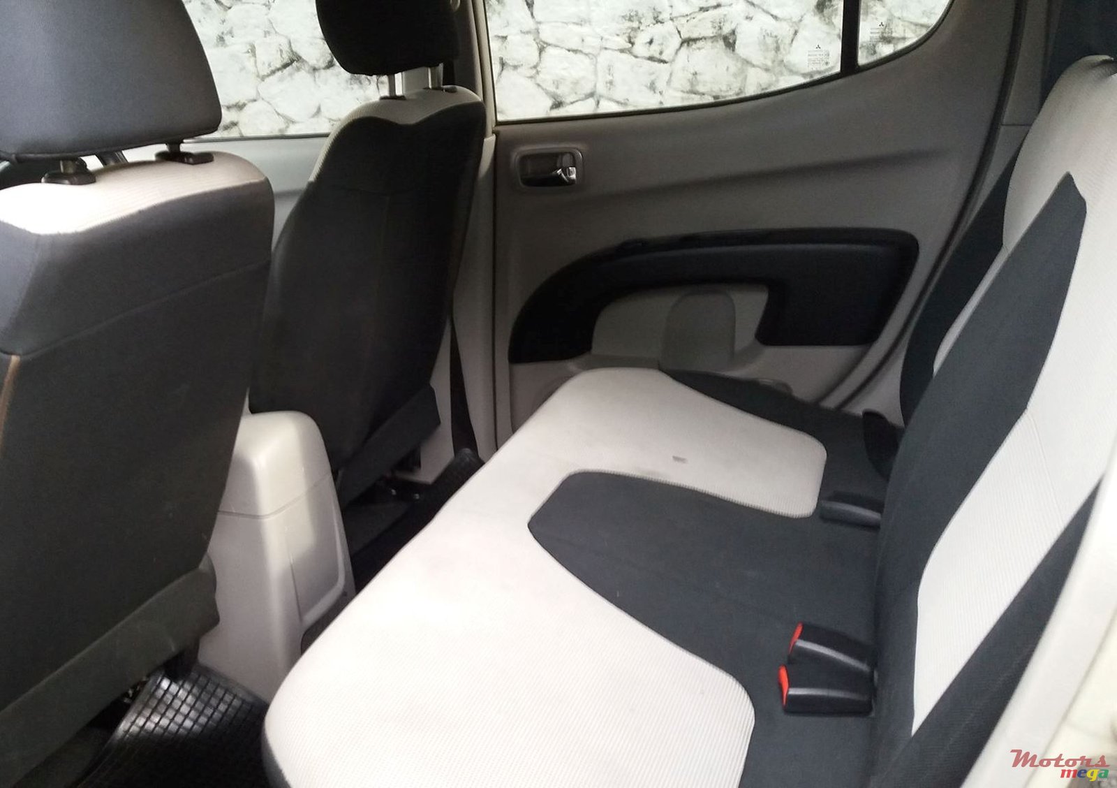 2010' Mitsubishi L 200 photo #4