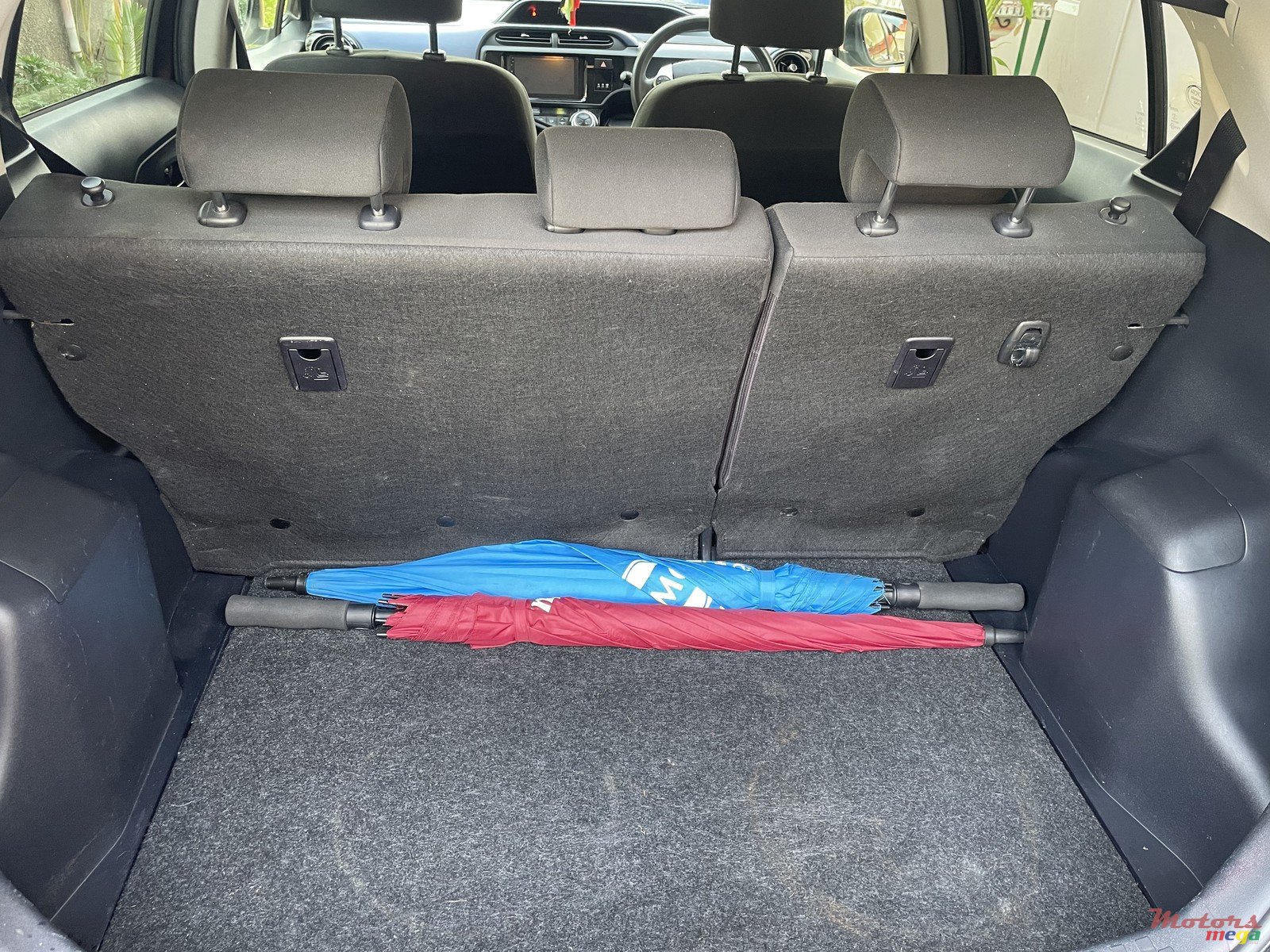 2016' Toyota Aqua photo #7