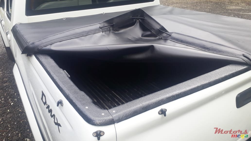 2004' Isuzu D-Max LS 4x4 photo #6