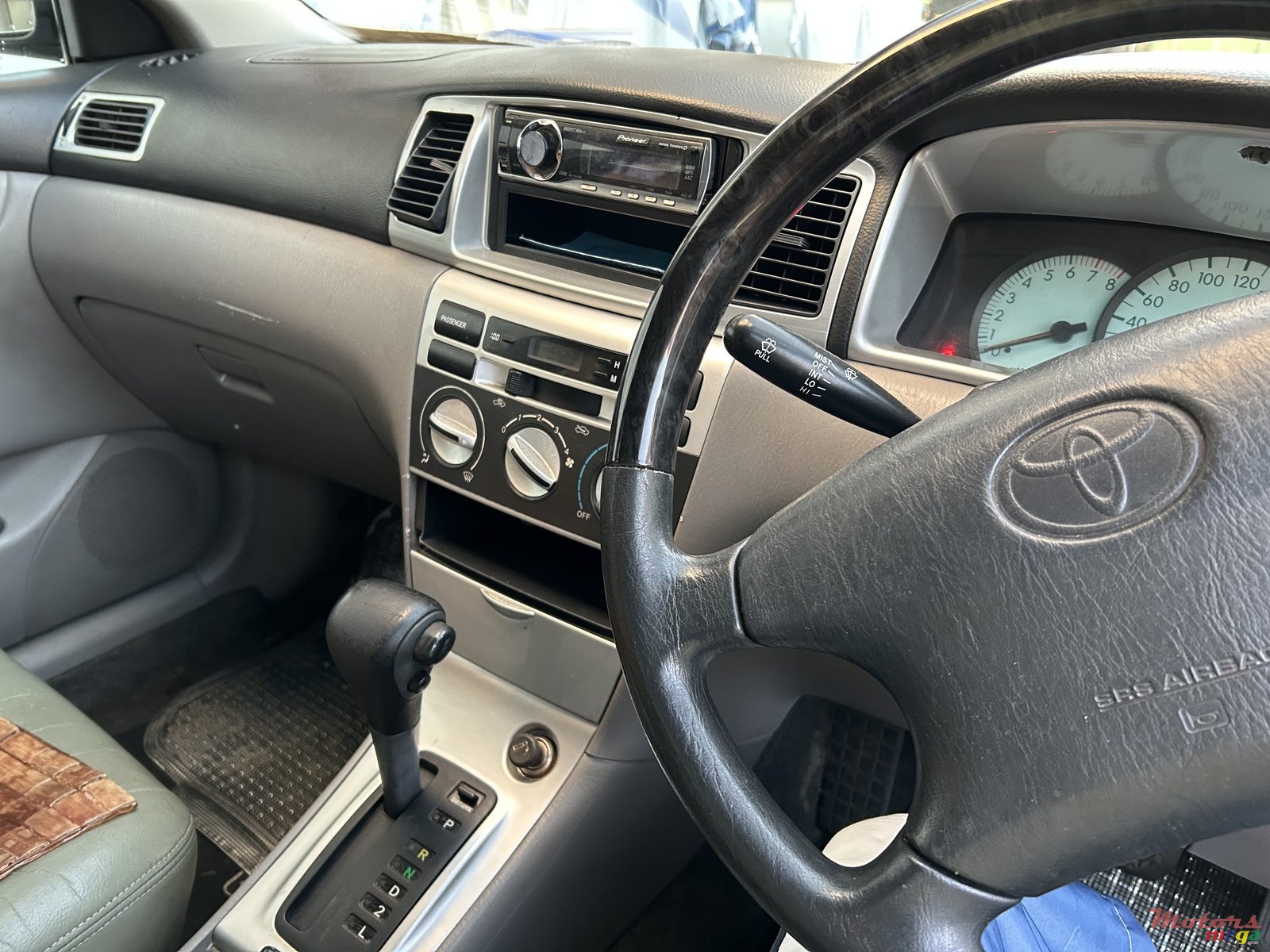 2002' Toyota Corolla photo #1