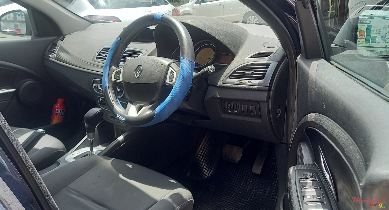 2010' Renault Megane 3 photo #4