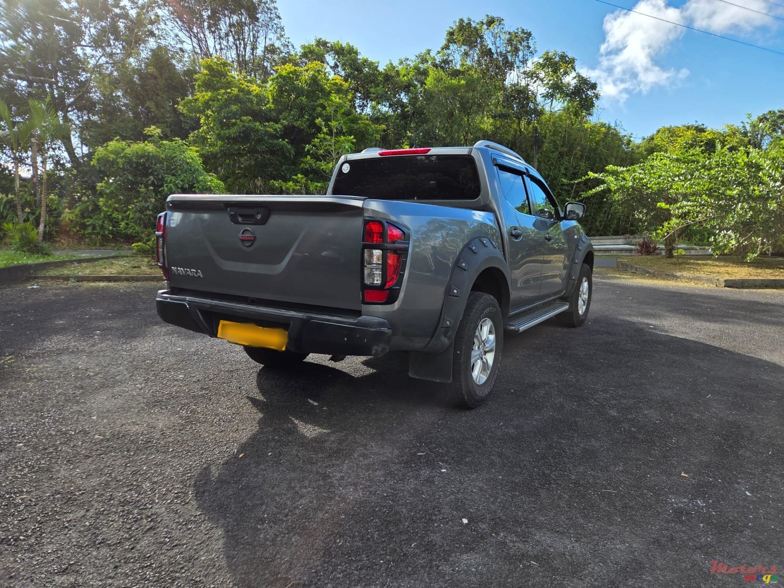 2019' Nissan Navara photo #4