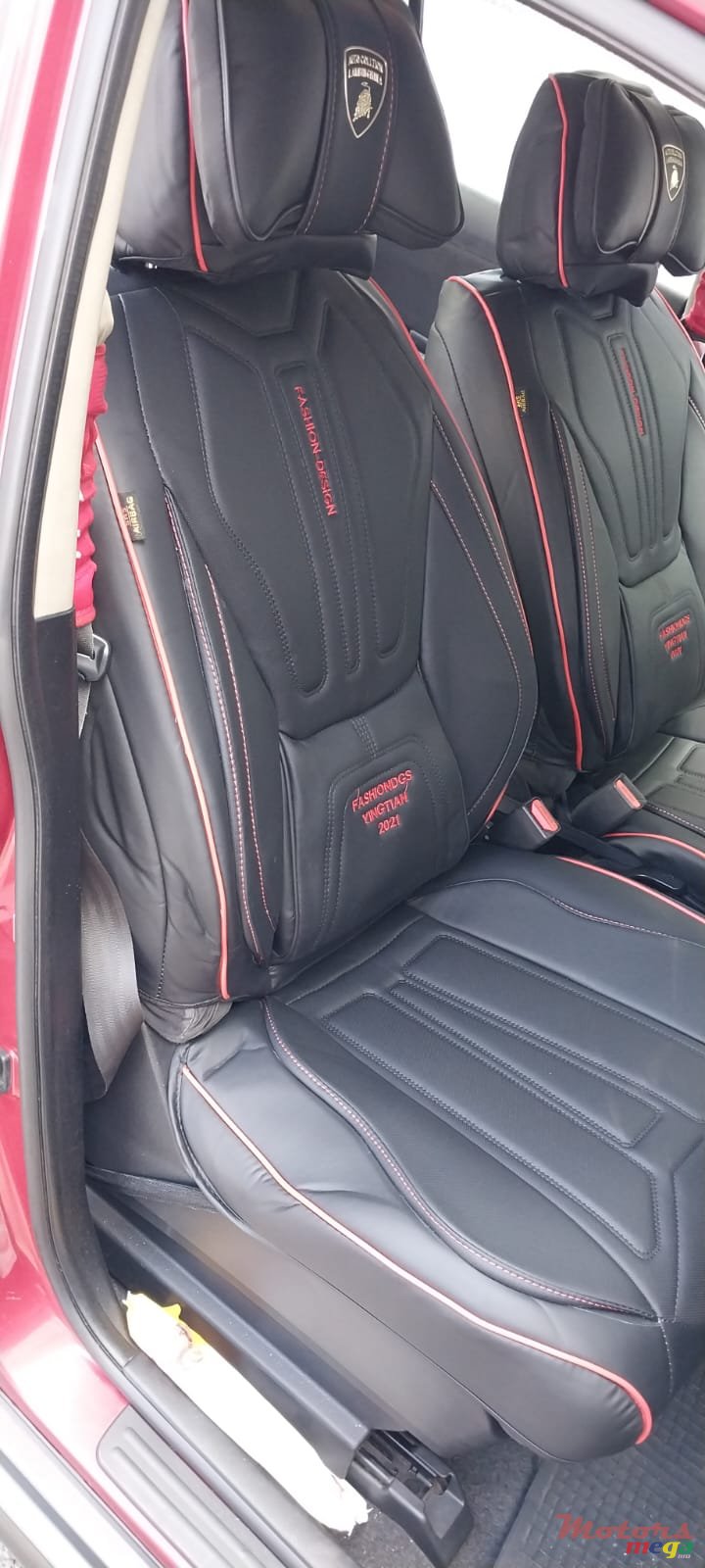 2010' Nissan Tiida photo #6