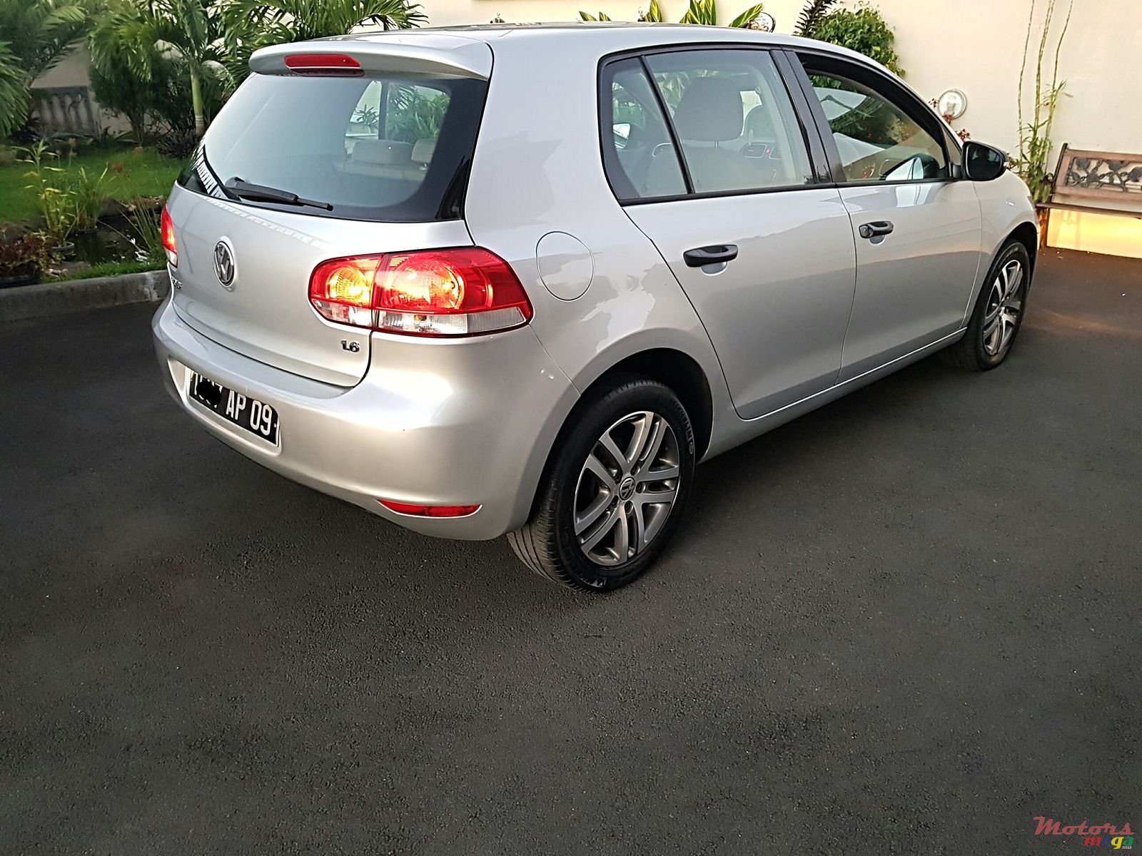 2009' Volkswagen Golf VI photo #2