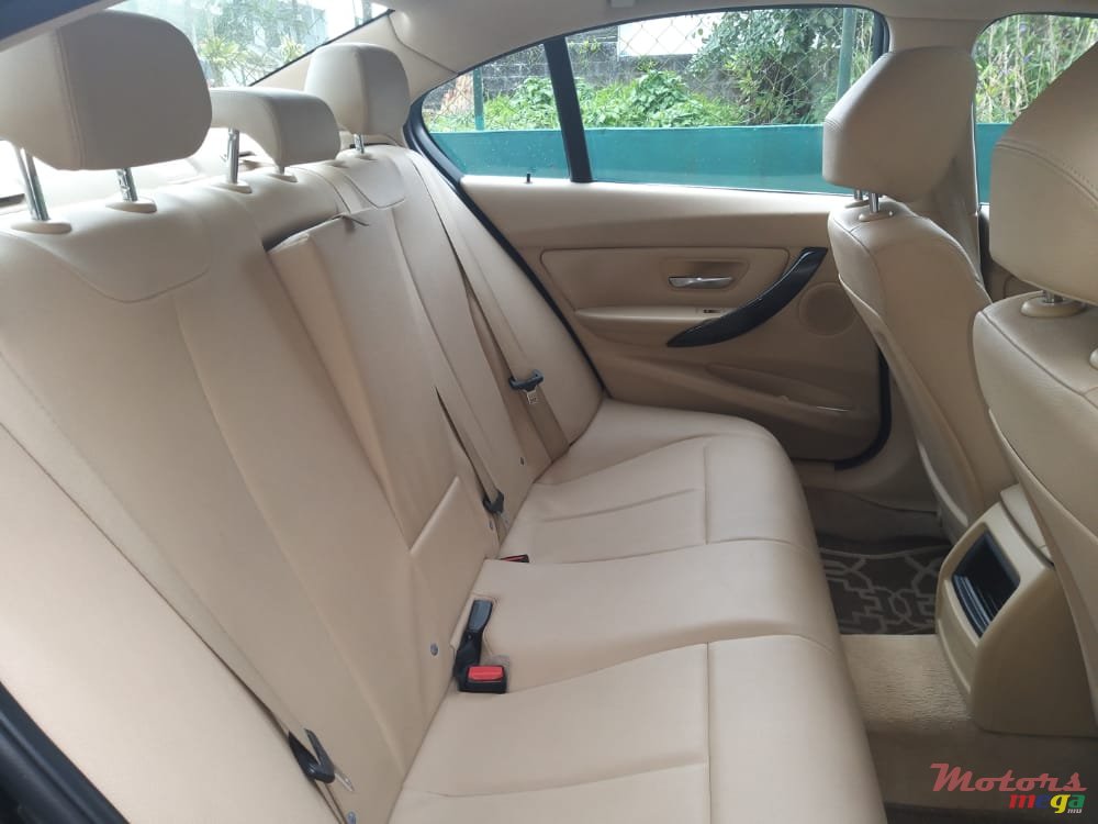 2012' BMW 320 photo #3