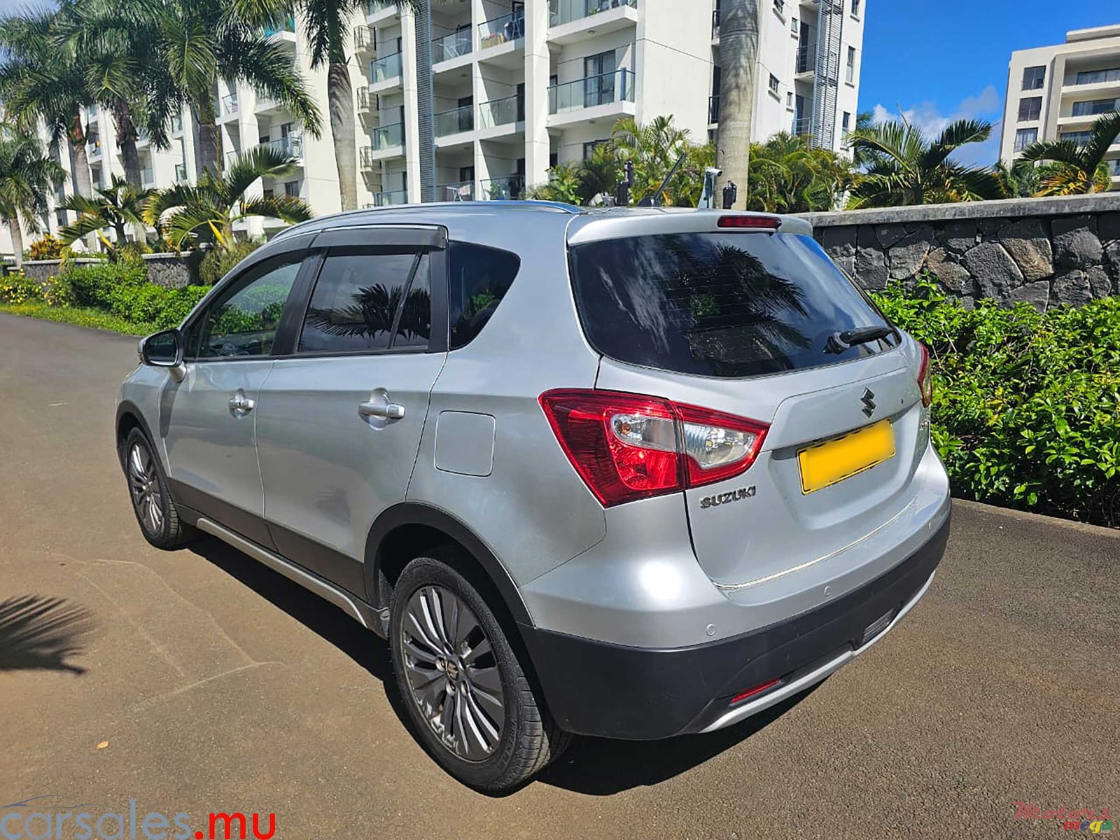 2015' Suzuki SX4 S-Cross 1.6 photo #3