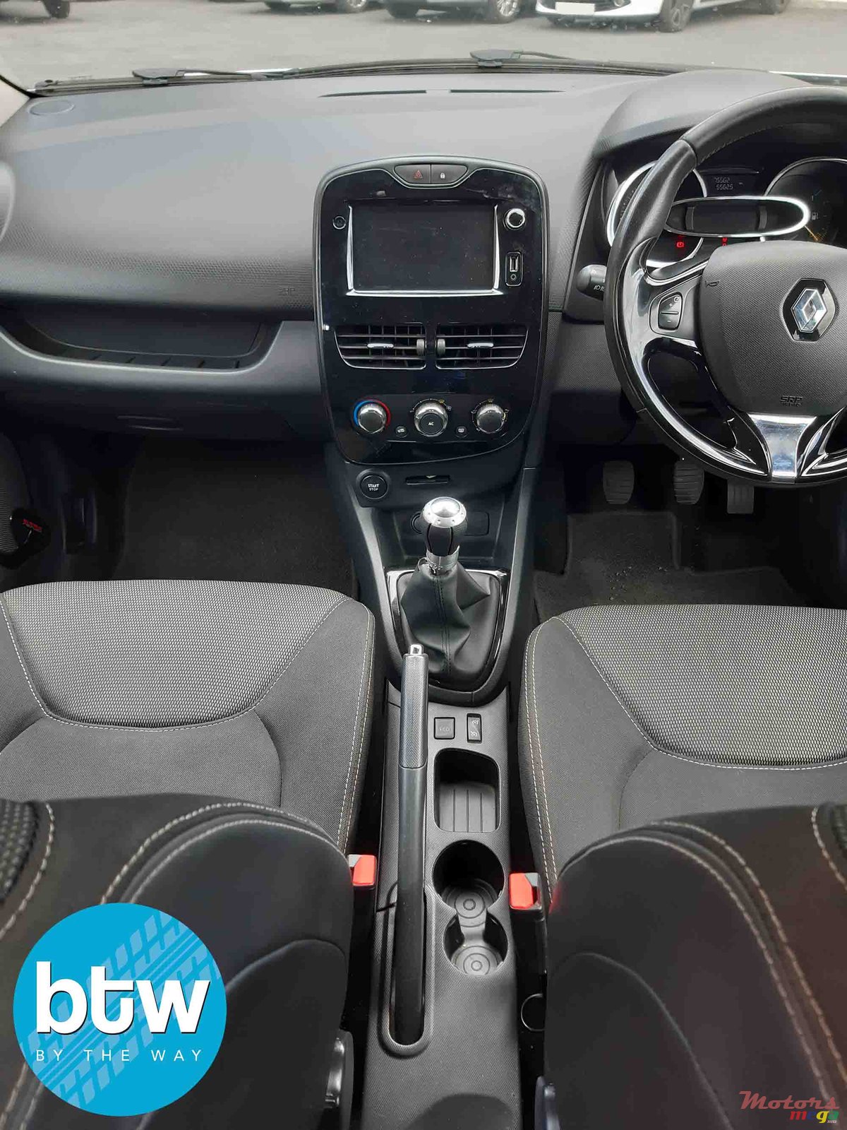 2015' Renault Clio Turbo photo #4