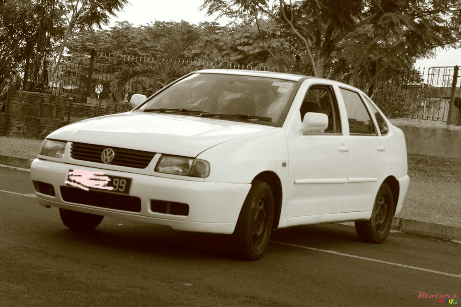 1999' Volkswagen Polo photo #1