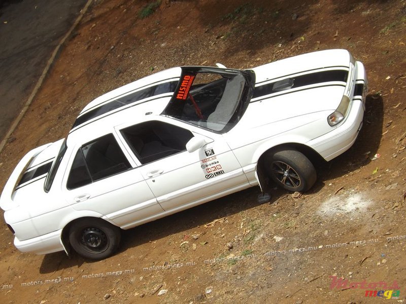 1994' Nissan Sentra photo #1