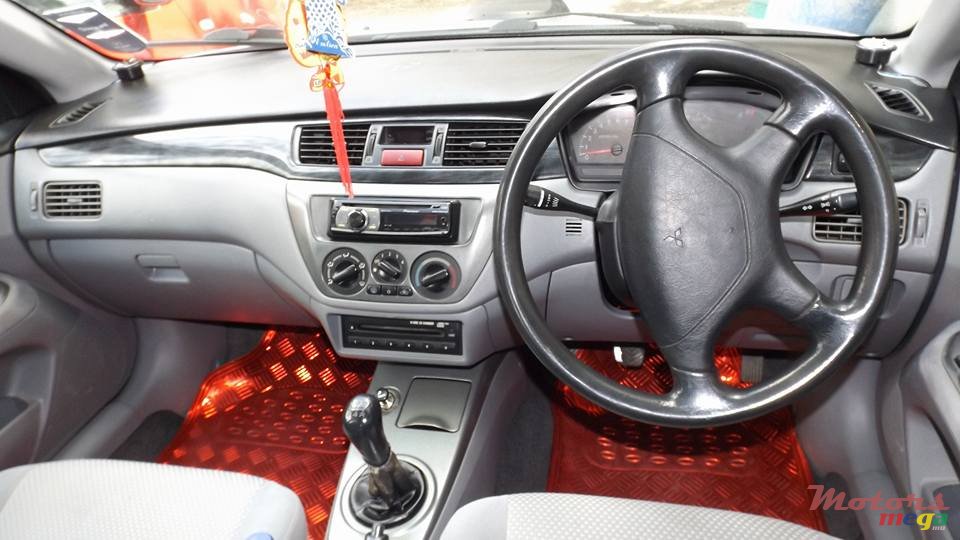 2006' Mitsubishi Lancer GLX photo #5