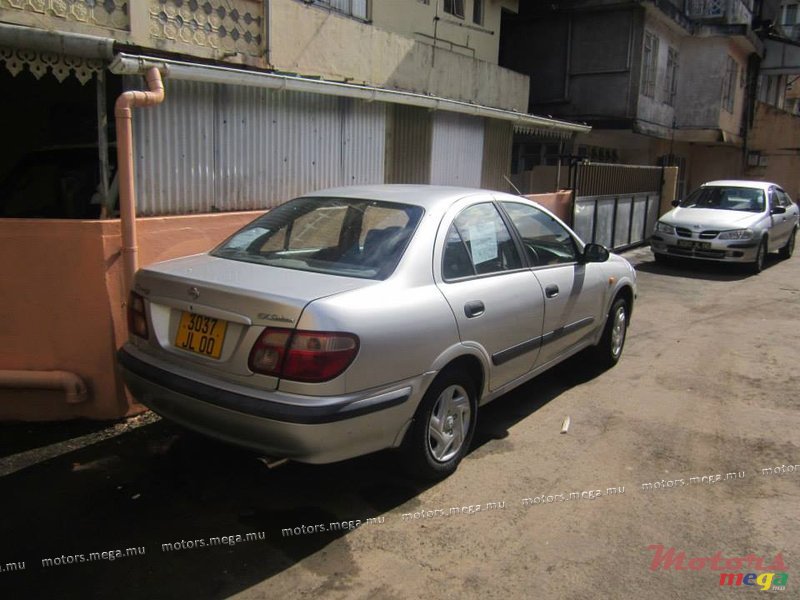 2000' Nissan Sunny photo #2