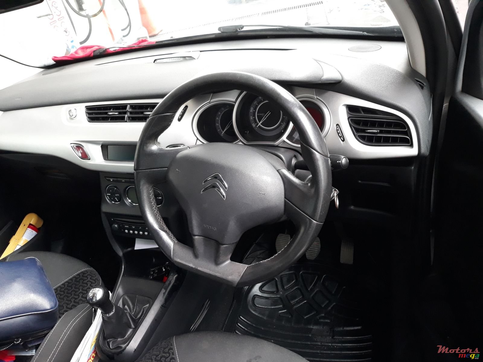 2012' Citroen C3 So chic photo #4