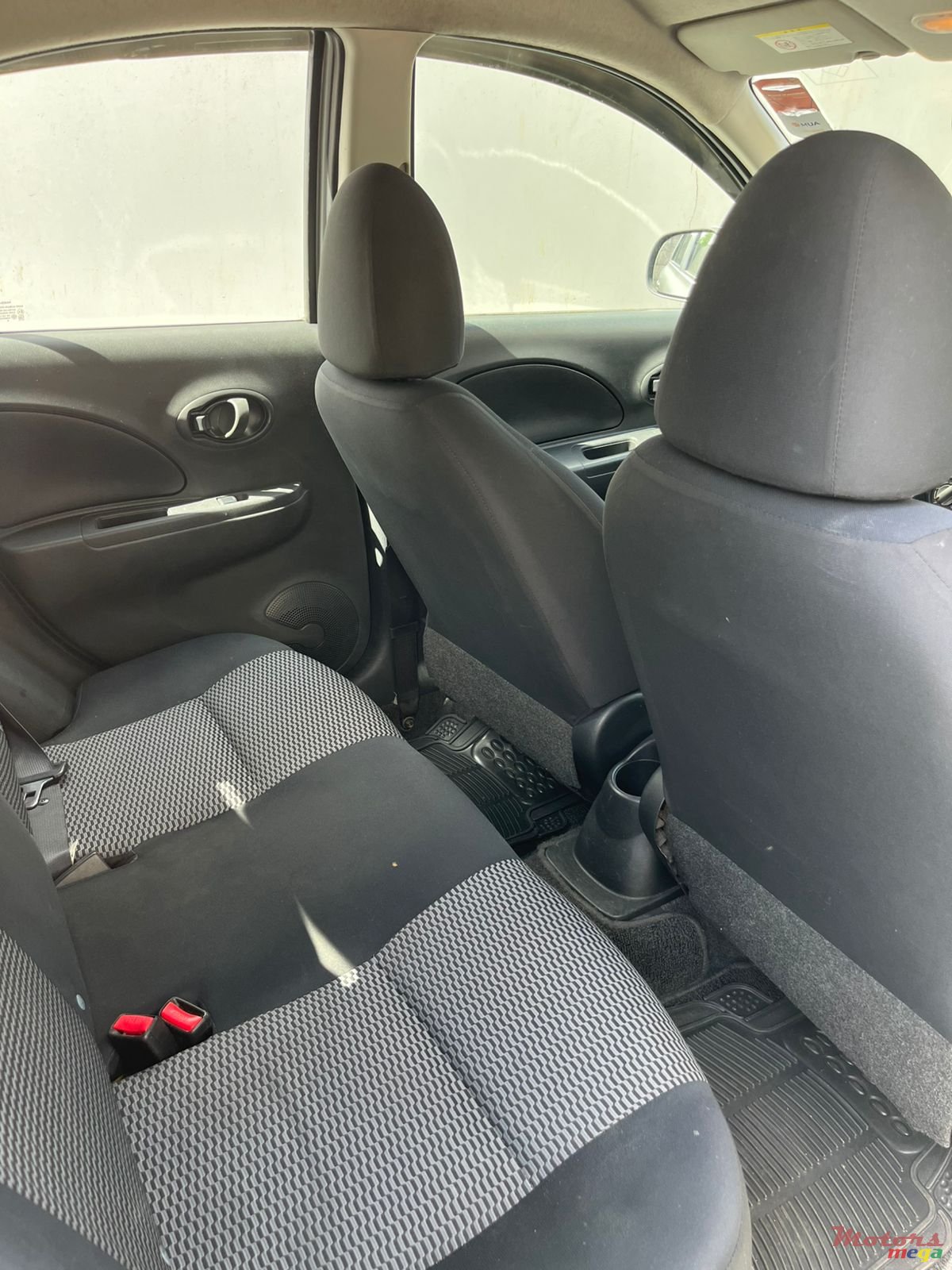 2015' Nissan March photo #1