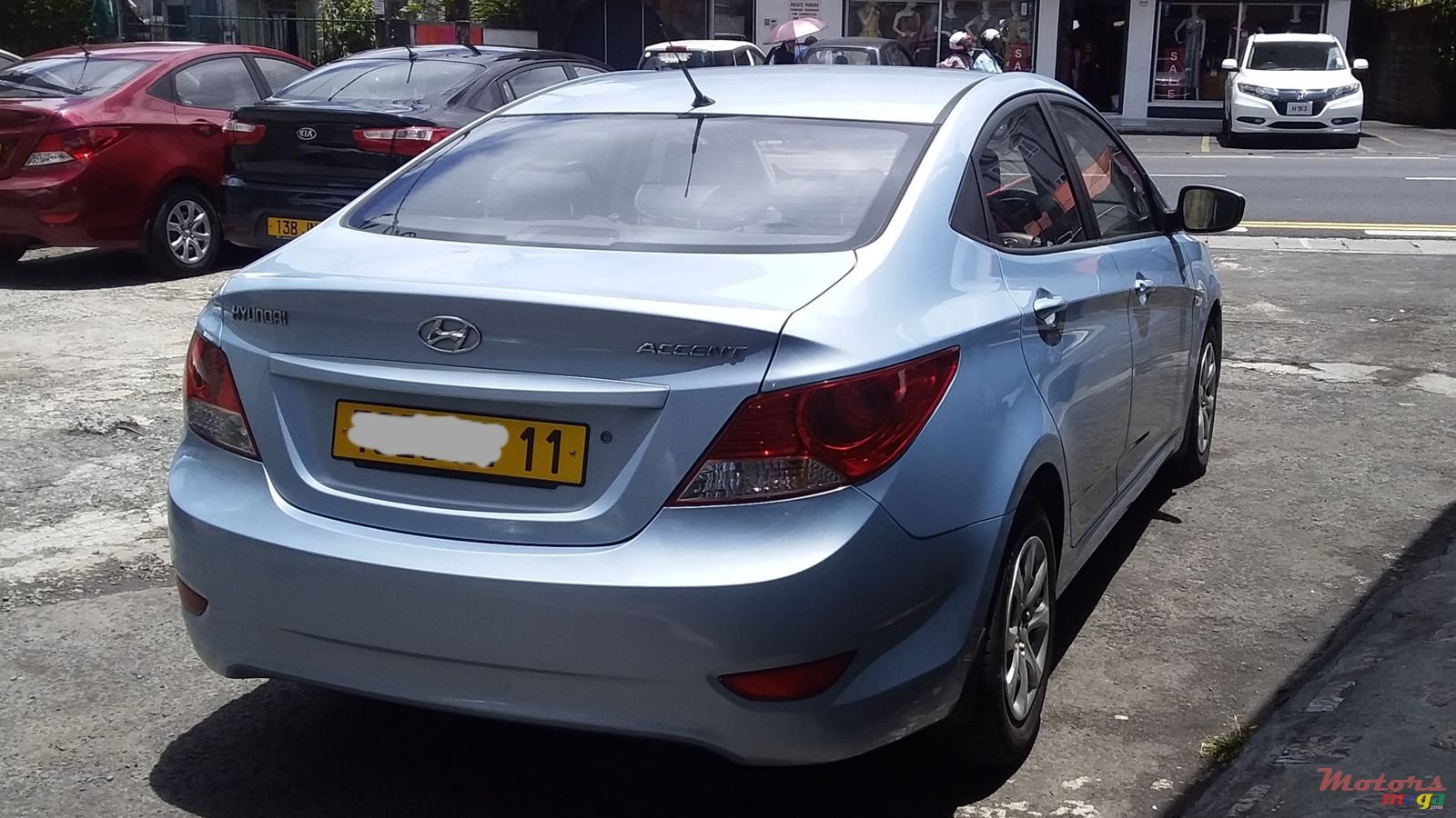 2011' Hyundai Accent photo #7