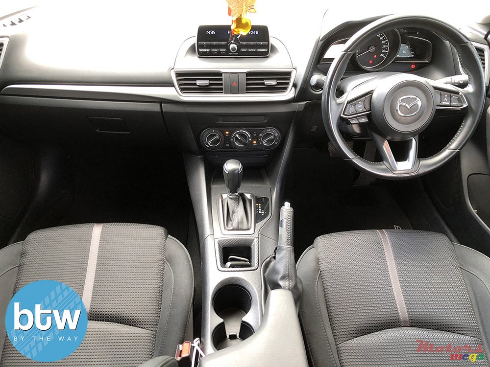 2018' Mazda 3 photo #5