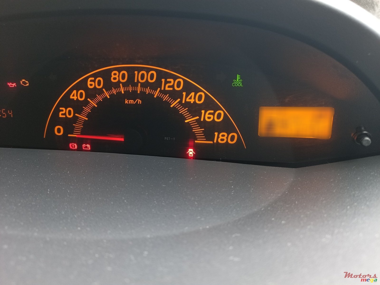 2010' Toyota Vitz photo #4