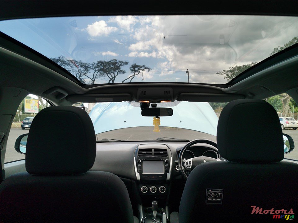 2010' Mitsubishi ASX RVR photo #7