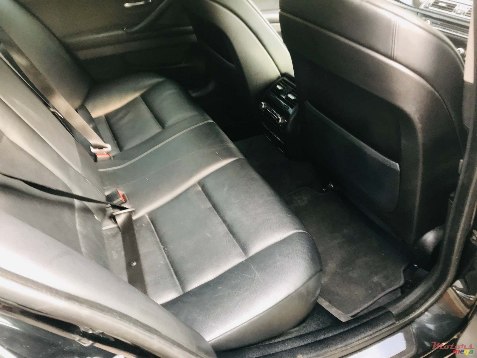 2012' BMW 535 photo #6