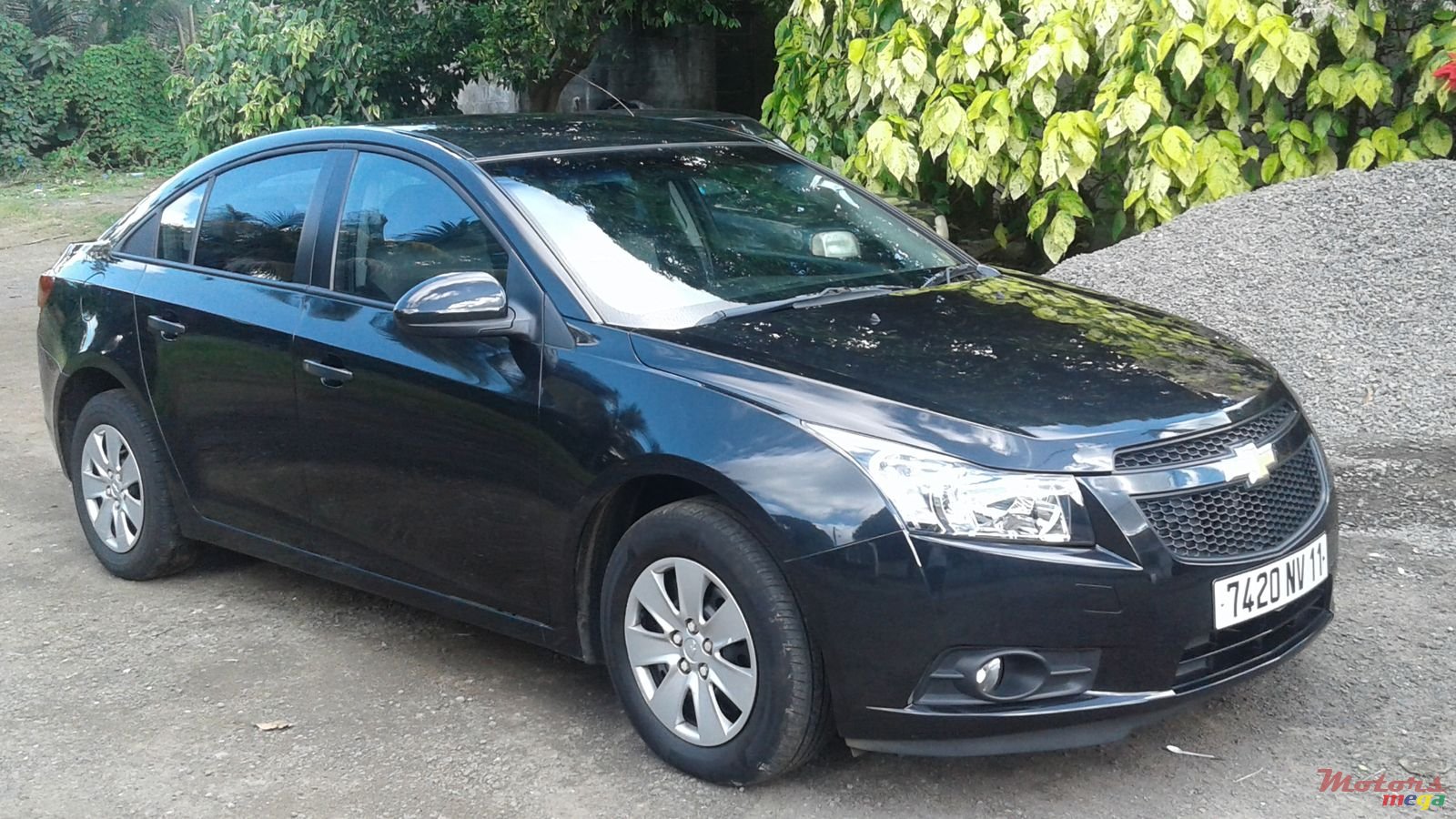 2011' Chevrolet Cruze photo #3