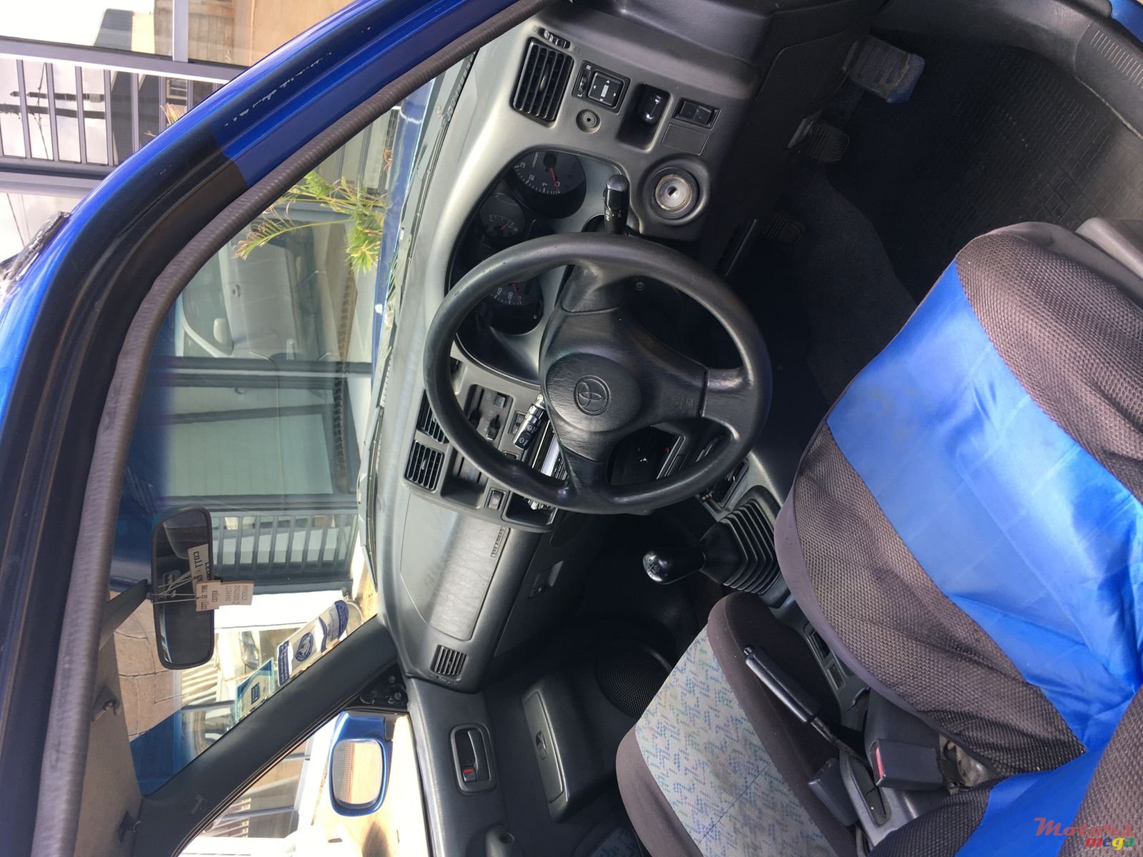 1995' Toyota photo #4