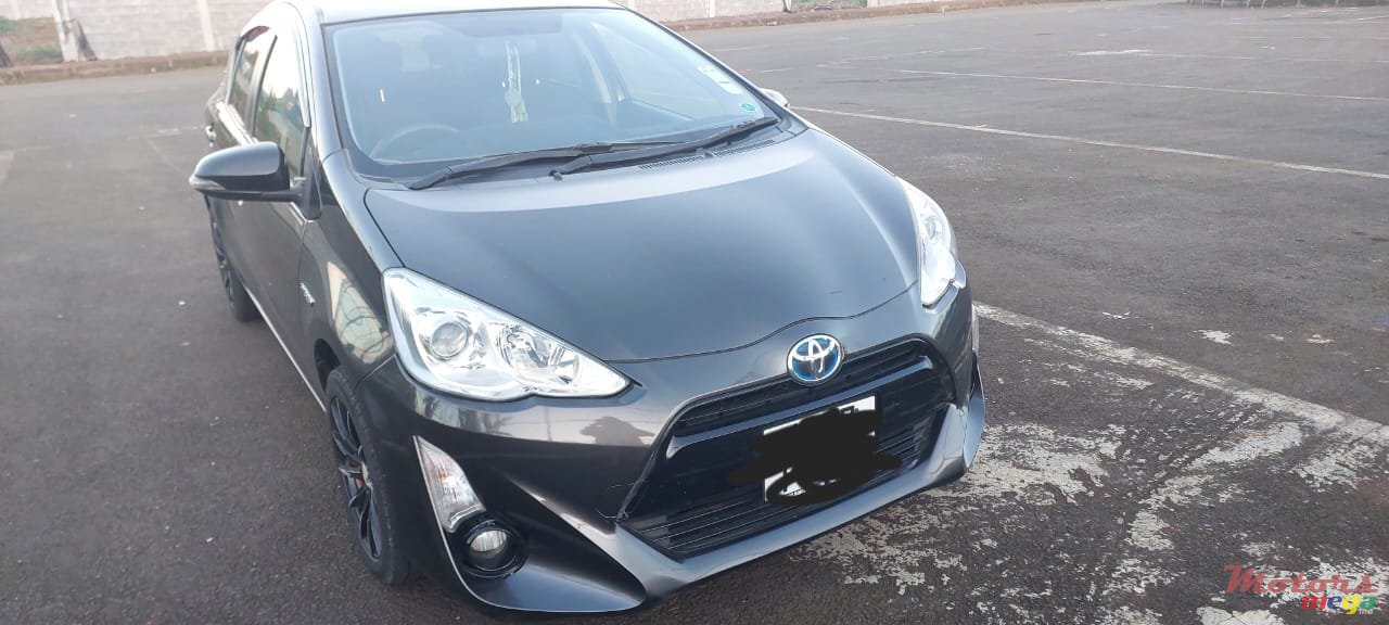 2017' Toyota Aqua photo #2