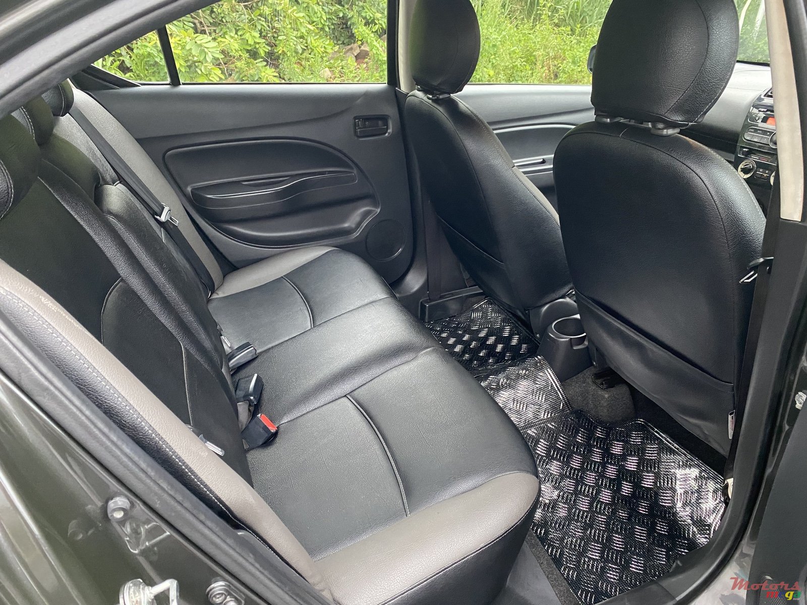 2014' Mitsubishi Attrage photo #3