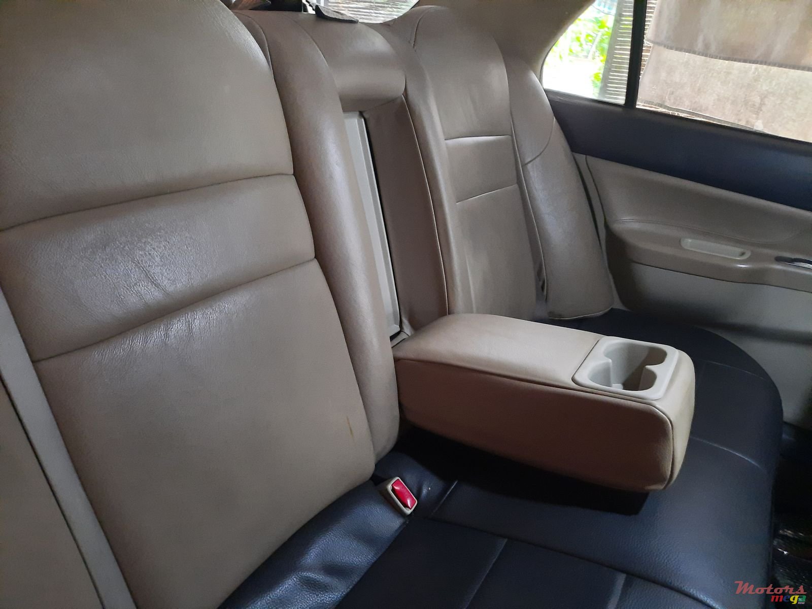 2005' Mitsubishi Lancer photo #2