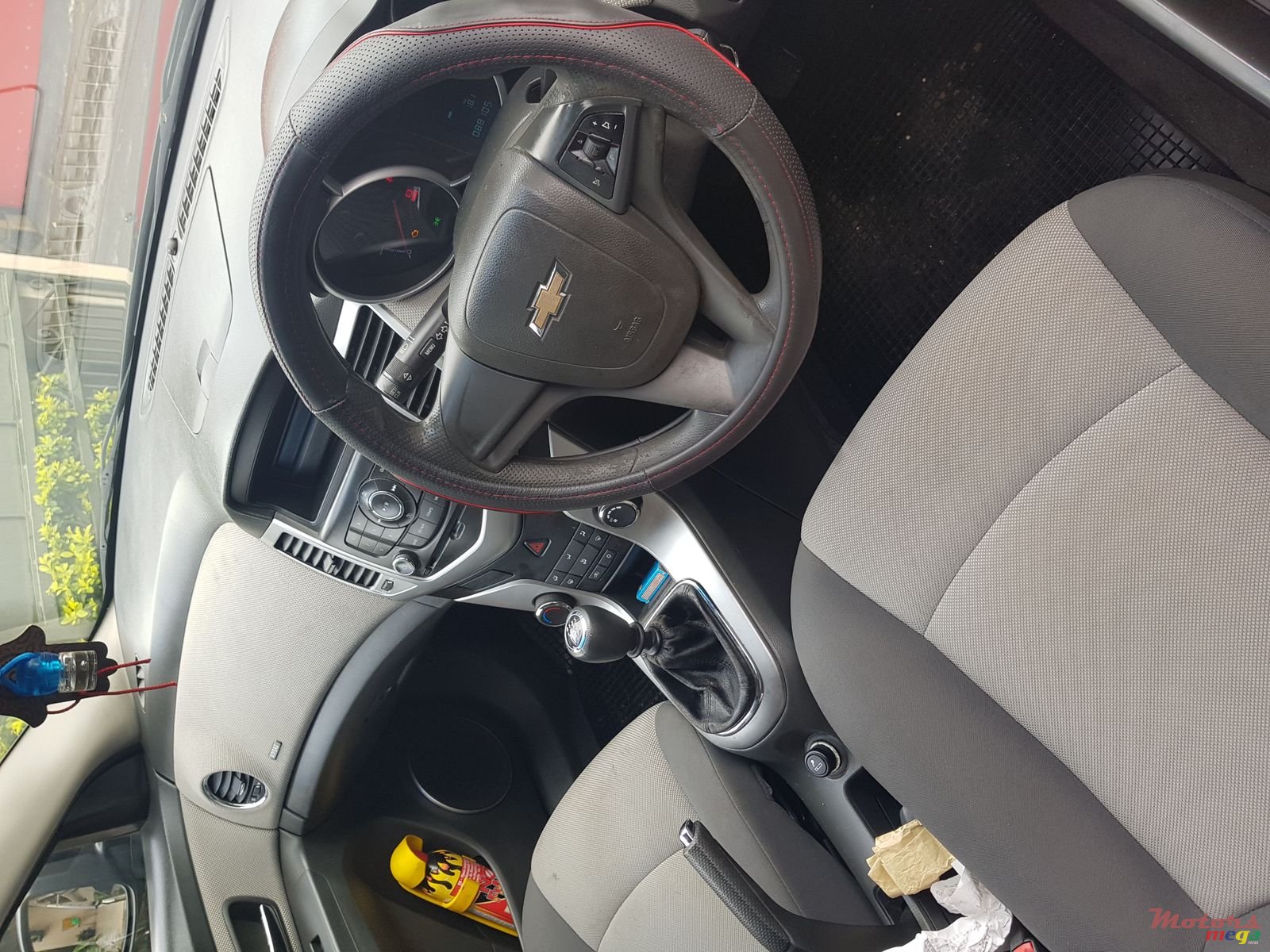 2010' Chevrolet Cruze Ls photo #3