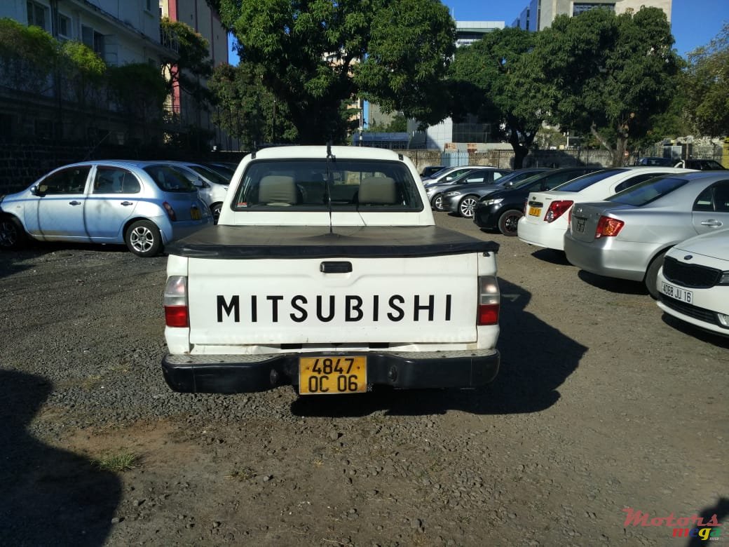 2006' Mitsubishi L 200 photo #7
