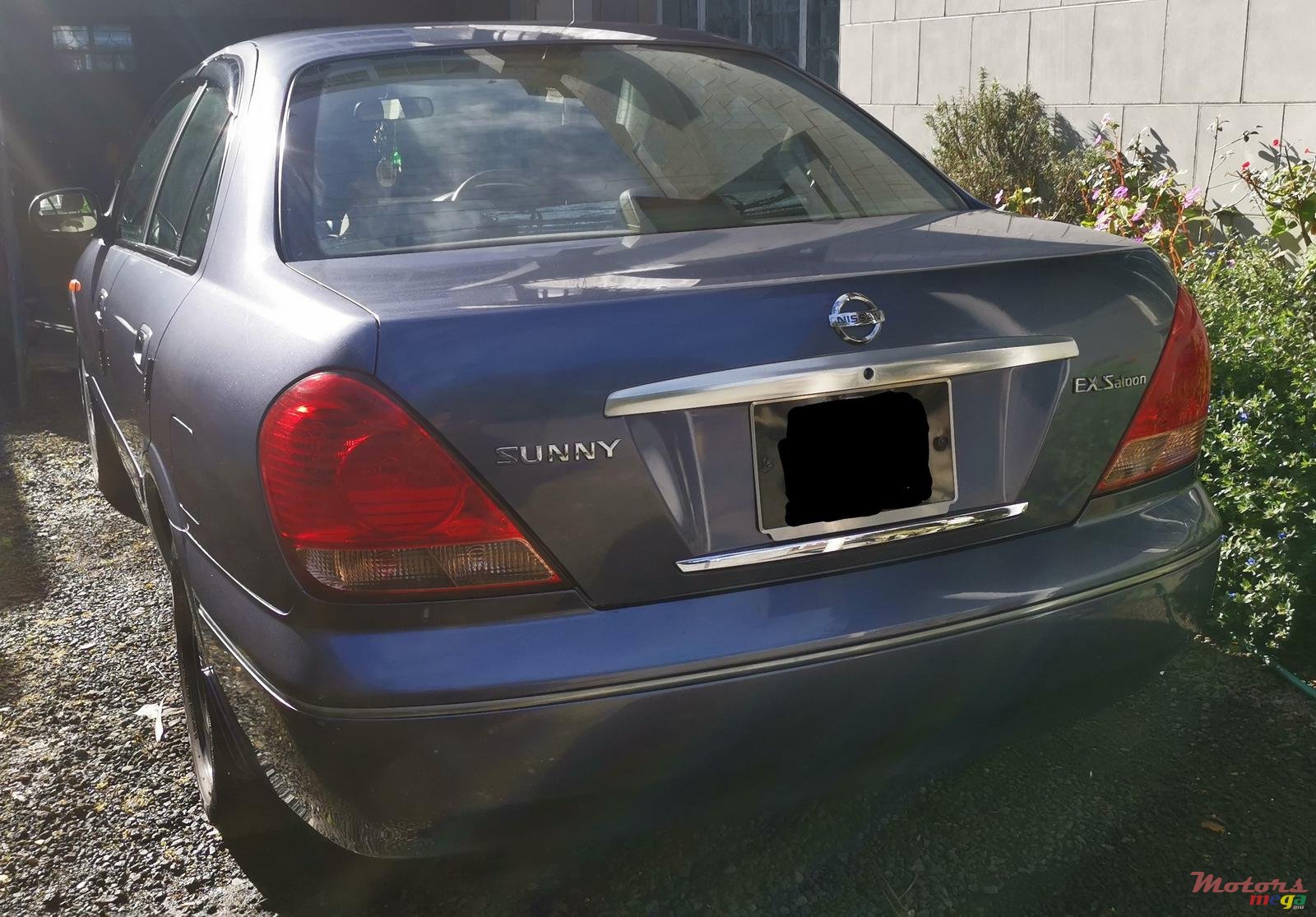 2004' Nissan Sunny photo #2