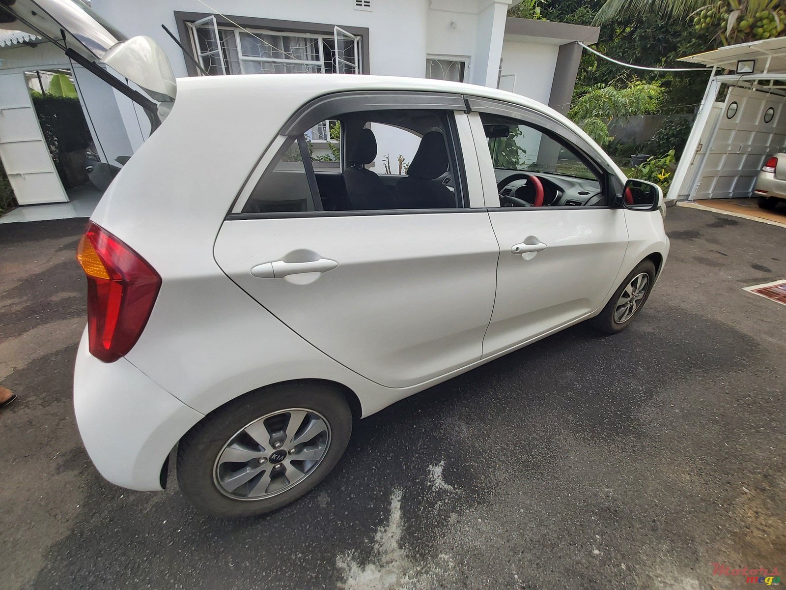 2015' Kia Picanto photo #5