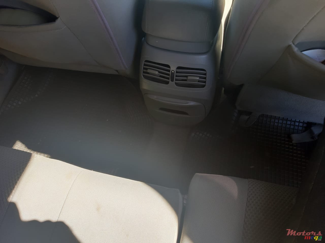 2008' Kia Carens photo #7