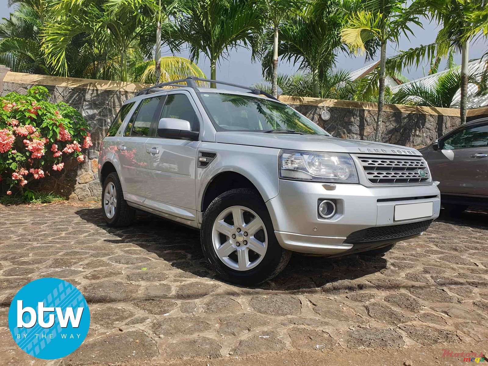 2014' Land Rover Freelander 2 Si4 S photo #1