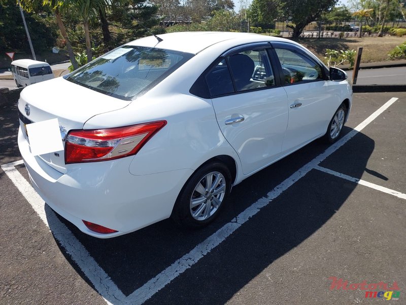 2014' Toyota Yaris photo #6