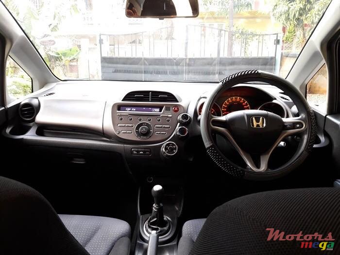 2008' Honda Jazz photo #3