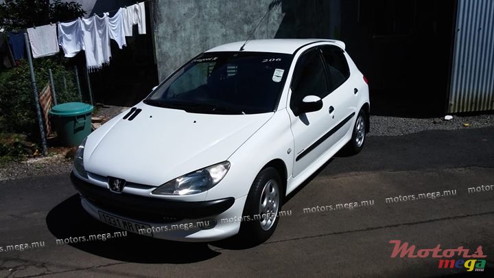 2001' Peugeot photo #1