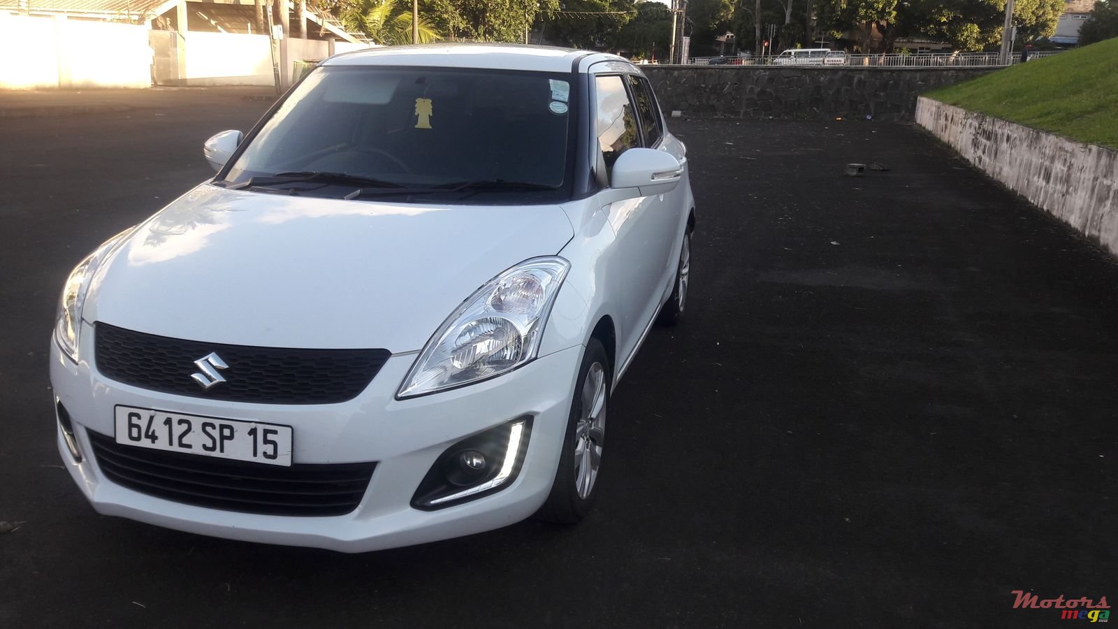 2015' Suzuki Swift Glx Japan photo #5