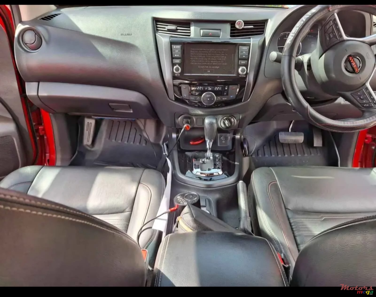 2022' Nissan Navara Pro 4X photo #6