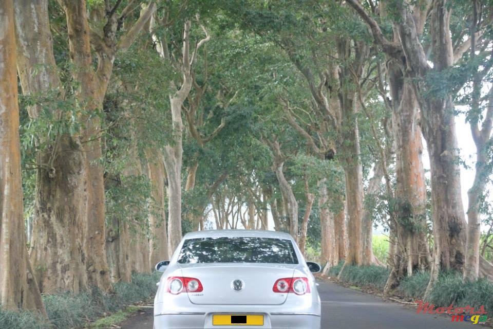 2010' Volkswagen Passat 1.4 TSI (Petrol) Turbo photo #3