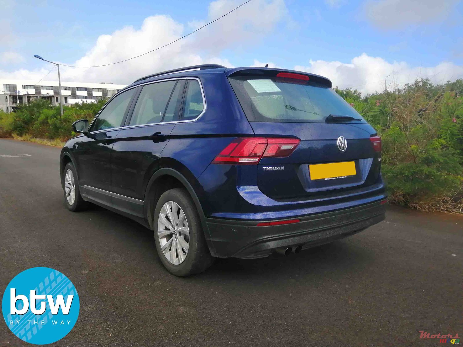 2014' Volkswagen Tiguan photo #2