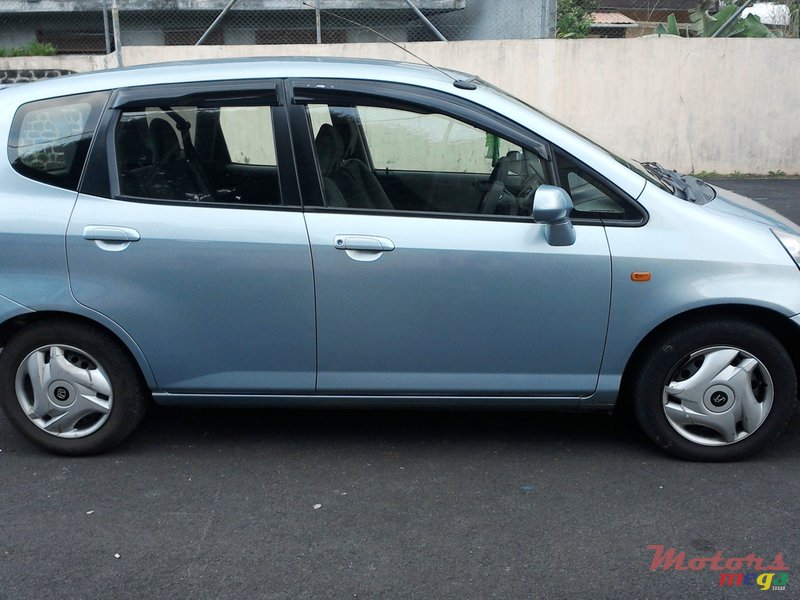 2005' Honda Fit photo #2