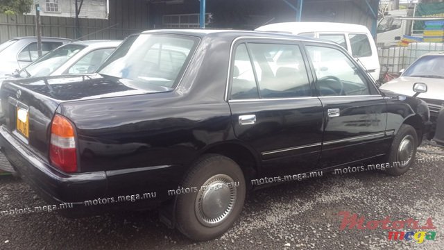 1996' Toyota Crown photo #3