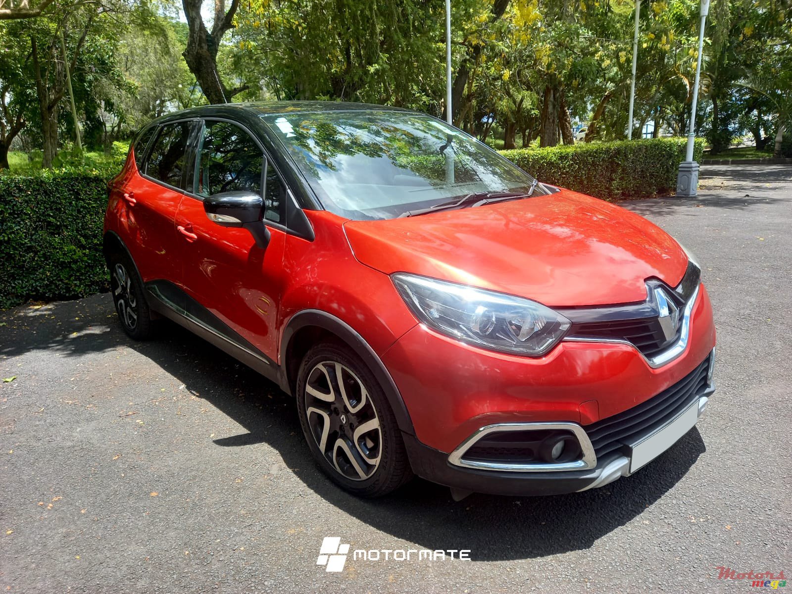 2015' Renault Captur photo #1