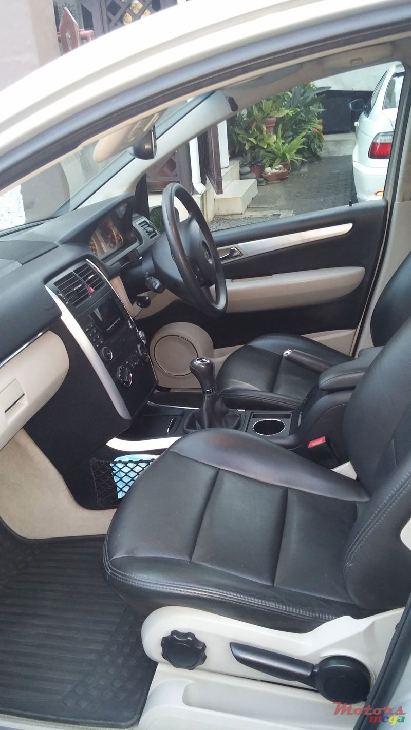 2008' Mercedes-Benz B 150 photo #4